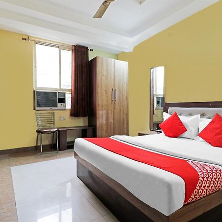 Capital O Royal Inn Near Laskar Gwalior Exterior photo